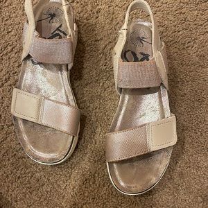 OTBT sandals